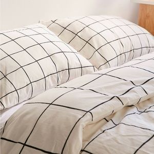 Urban Outfitters Home: Wonky Grid Pillowcases (2)